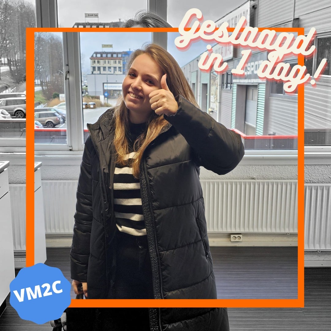 Geslaagde cursiste met haar certificaat